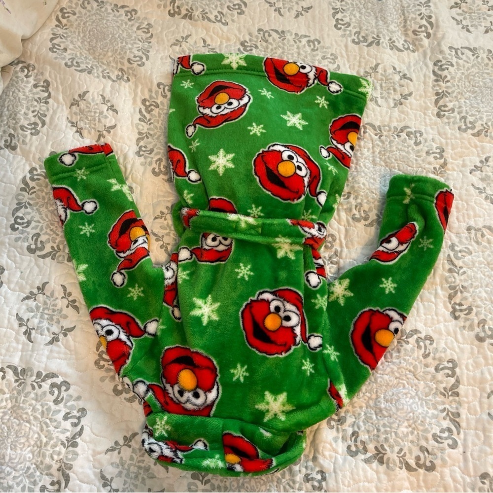 Sesame Street Green Kids Robe with Cartoon Characters - Picture 2 of 10